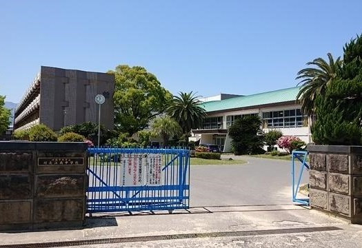 【セントラル　ビオーラＢ棟の中学校】