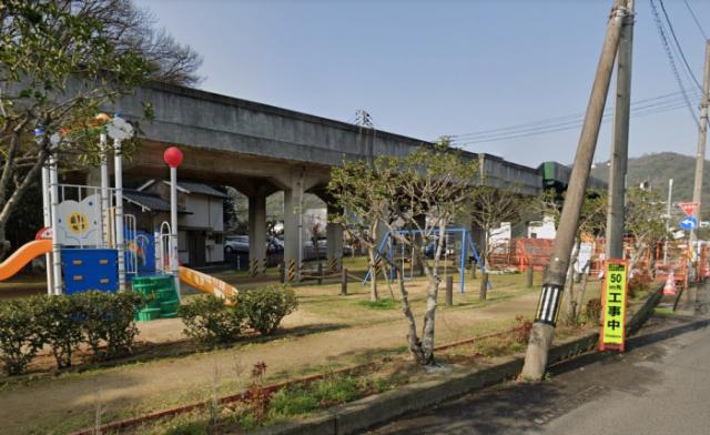 【高松市宮脇町のマンションの公園】