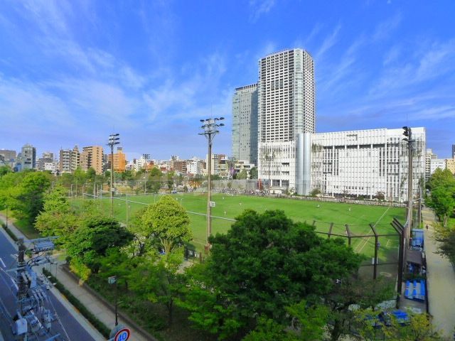 【墨田区江東橋のマンションの公園】