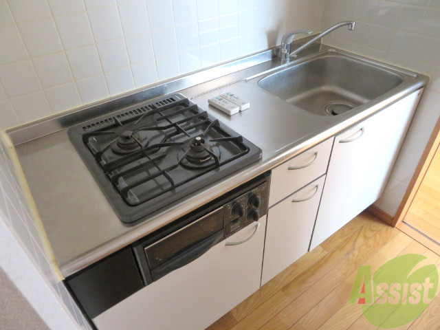 キッチン　キッチンは広くて作業がしやすく、料理が楽しくなります