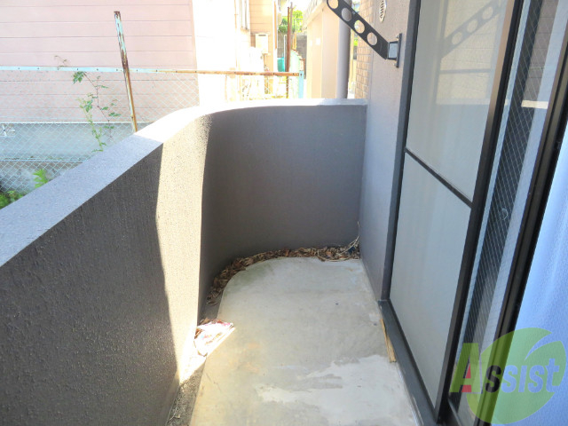 バルコニー　バルコニーは洗濯物を干すスペースが確保されていました。