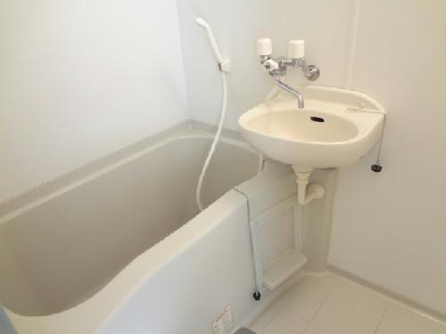 バス・シャワールーム　雨の日に便利な浴室乾燥機能付き♪