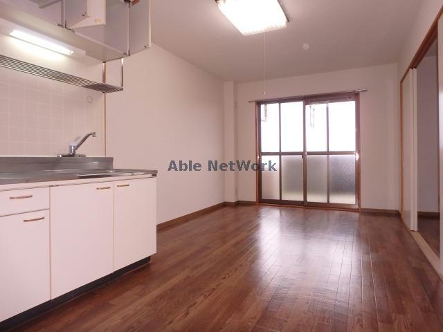 居室・リビング　同型402