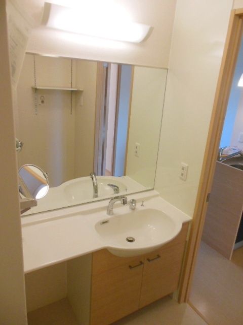 洗面設備　★大きな鏡の洗面台★