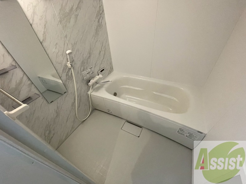 バス・シャワールーム　お風呂になります。一日の疲れを癒してくださいね。