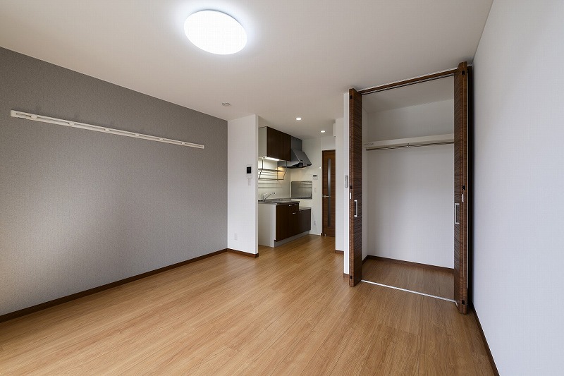 居室・リビング　(イメージ)お部屋は広々ワンルームタイプ