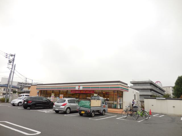 コンビニ　セブンイレブン（コンビニ）まで720m
