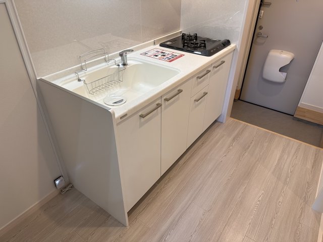 キッチン　※室内画像は別号室のもの