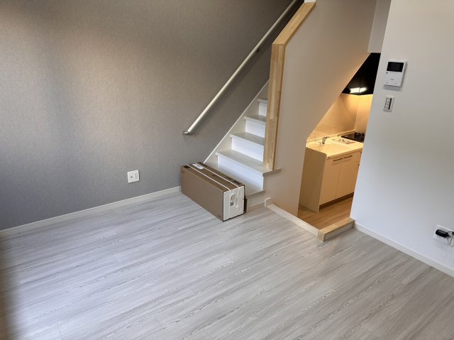 居室・リビング　※室内画像は別号室のもの