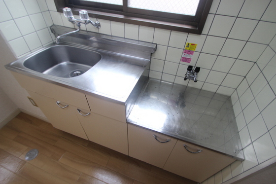 キッチン　※別部屋の写真です