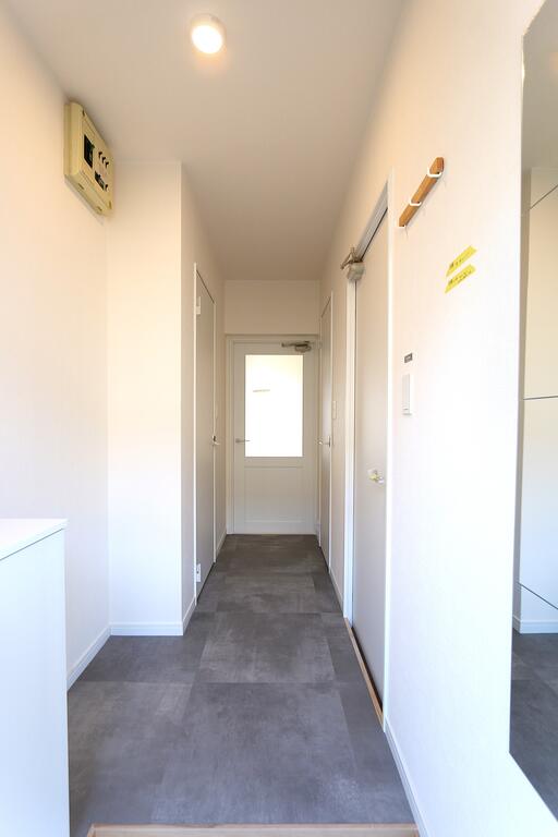 玄関　玄関も明るいです