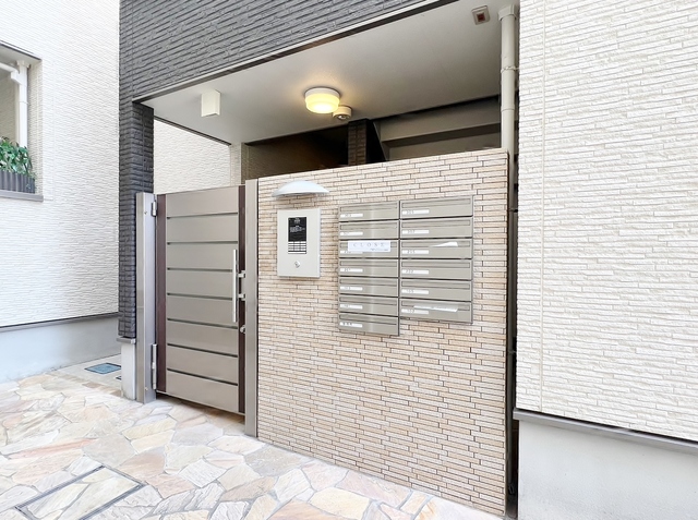 エントランス　オートロック・集合郵便受け