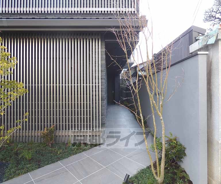 その他共有部分　建物入り口です。