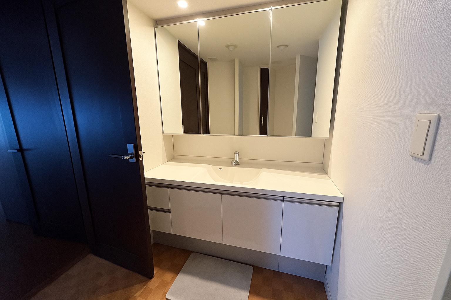 洗面設備　現況有姿です。