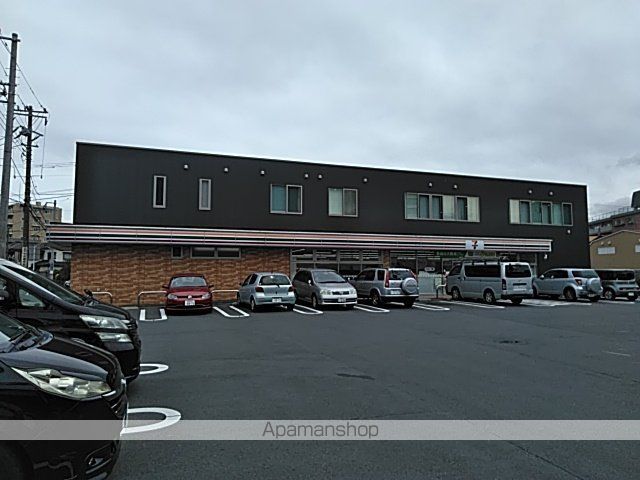 コンビニ　セブンイレブン（コンビニ）まで1636m