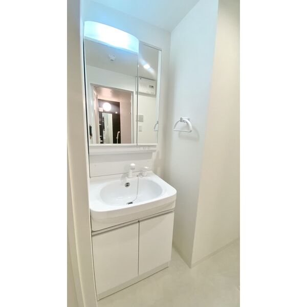洗面設備　同型シリーズの為現況優先致します