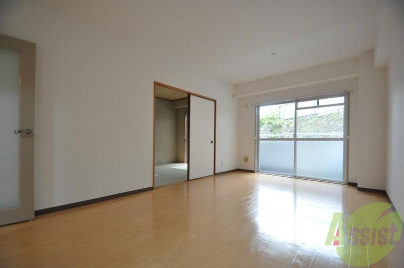 居室・リビング　ＬＤＫは広々１４．５帖で家具のレイアウトもゆったりですね