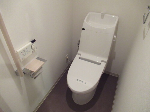 トイレ　洗浄便座付きトイレ