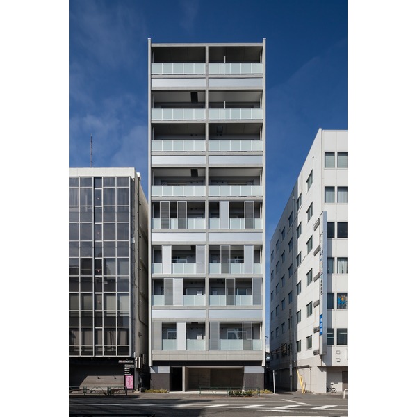 建物外観　地震に強い免震物件