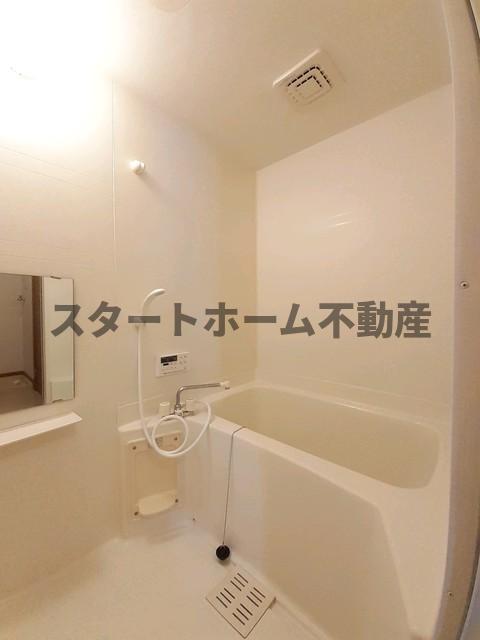 バス・シャワールーム　ゆったり過ごせるお風呂です