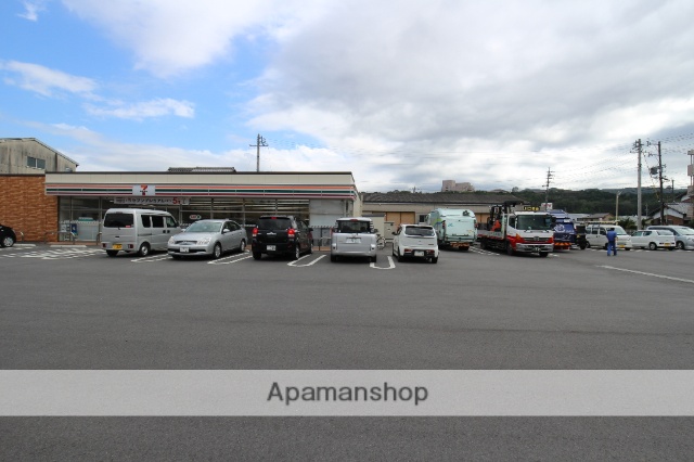 コンビニ　セブンイレブン（コンビニ）まで57m