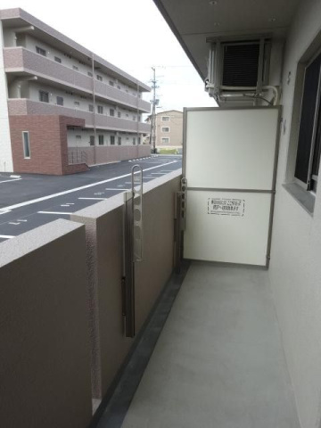 バルコニー　現況優先