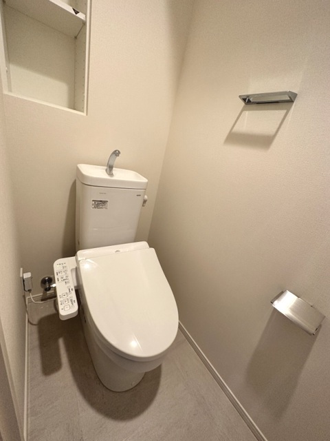 トイレ　※写真は同タイプ住戸です。