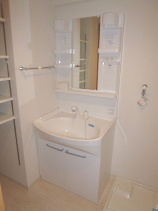 洗面設備　脱衣スペースもあります