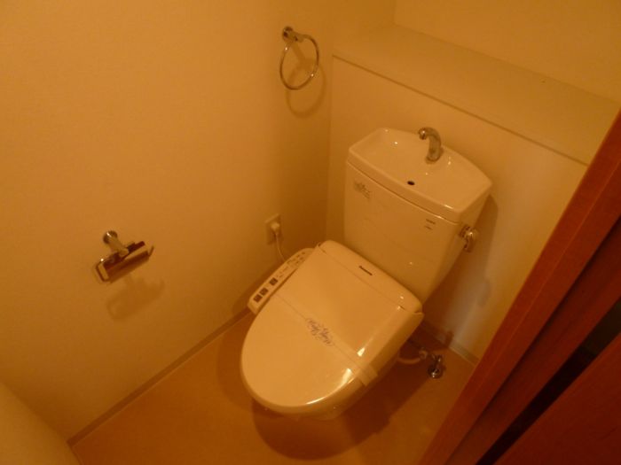 トイレ　落ち着いたトイレです