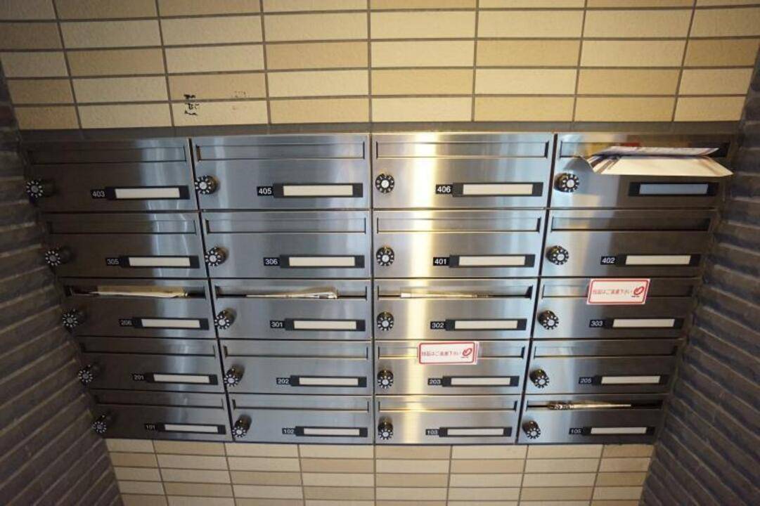 エントランス　メールBOX