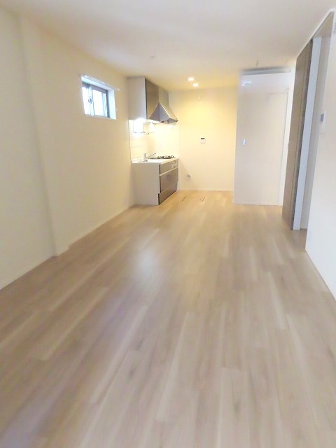 居室・リビング　２面採光のリビング