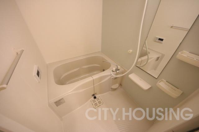 バス・シャワールーム　※同タイプ部屋の写真です。