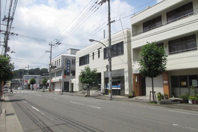 銀行　阿波銀行 助任橋支店（銀行）まで378m