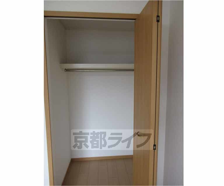 収納　広々とした部屋です。