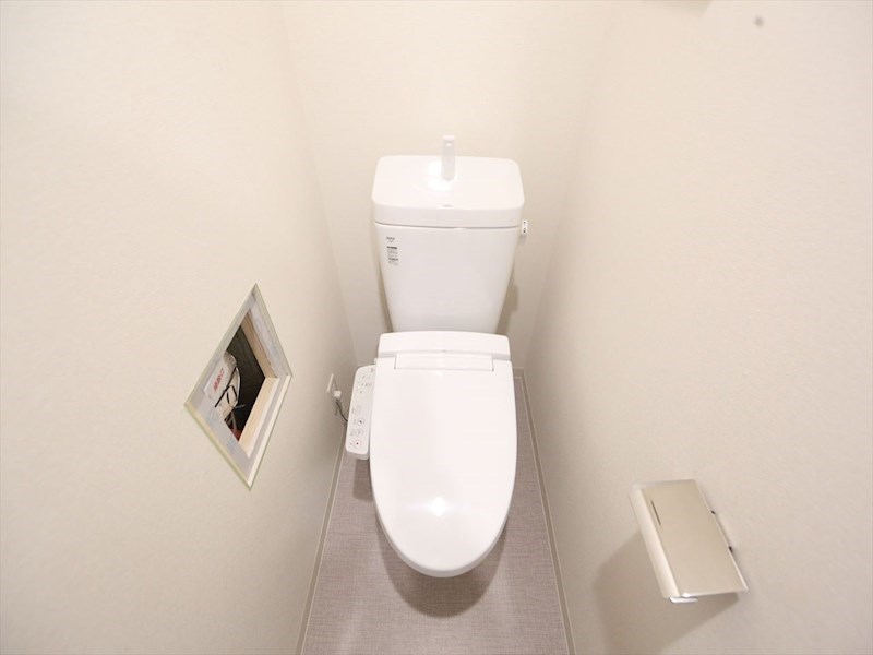 トイレ　温水洗浄暖房便座付トイレ