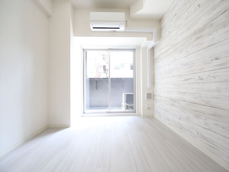 バルコニー　洋室6.4帖　エアコン完備　クローゼット付　バルコニー