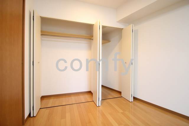 収納　壁一面のクローゼット