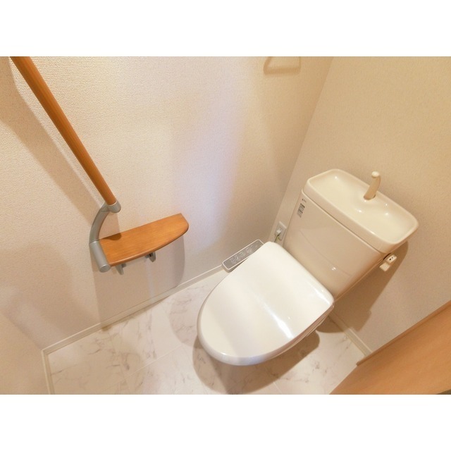 トイレ　※別号室参考写真