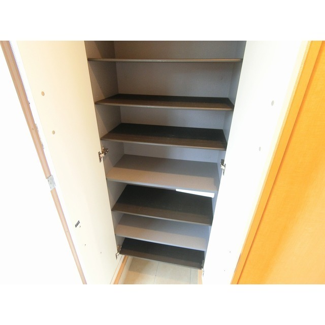 玄関　※別号室参考写真