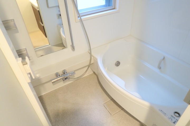 バス・シャワールーム　別号室の参考写真です