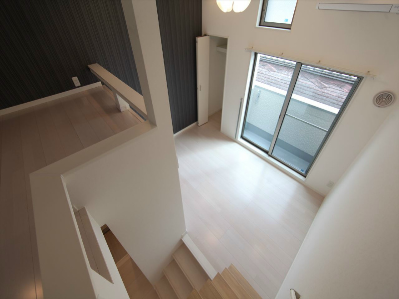 その他　洋室5.9帖　上階ロフト5.8帖（収納でも部屋でも使えます）