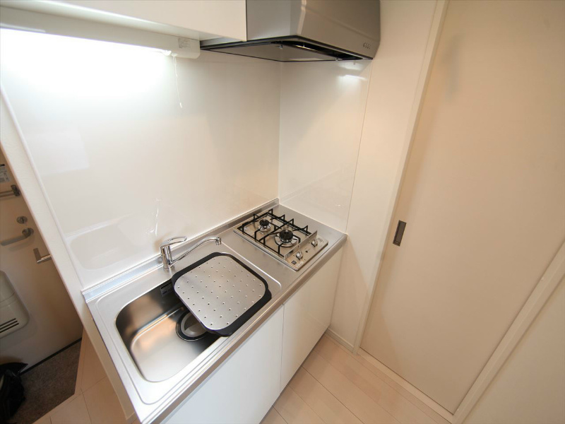 キッチン　システムキッチン（ガス2口）冷蔵庫・レンジ等ご用意できます