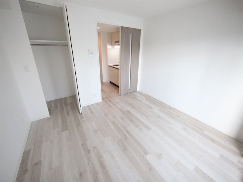 居室・リビング　洋室8.1帖　ウォークインクローゼット付（収納充実してます）