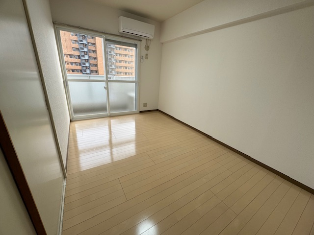 居室・リビング　※写真は別部屋です。現況優先