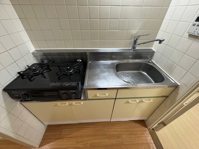 キッチン　※写真は別部屋です。現況優先