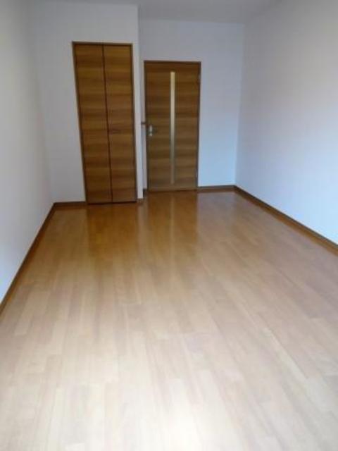 居室・リビング　室内