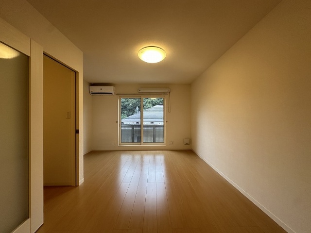 居室・リビング　別号室のお写真です。