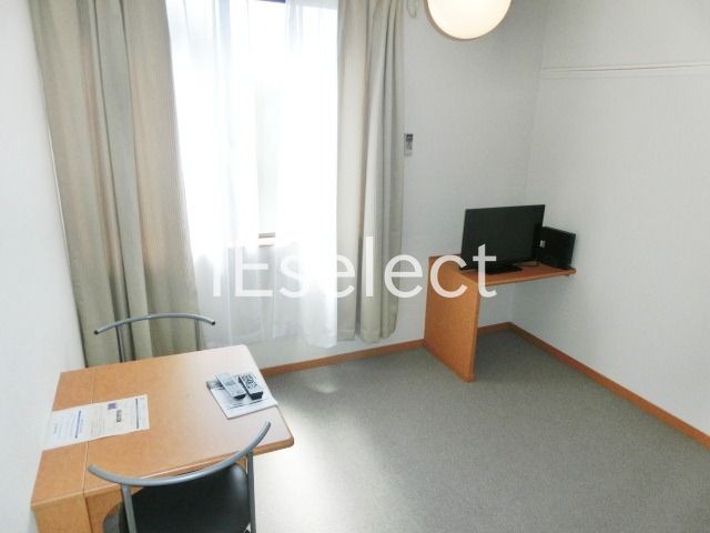 居室・リビング　１階はフローリング、２階はカーペット。