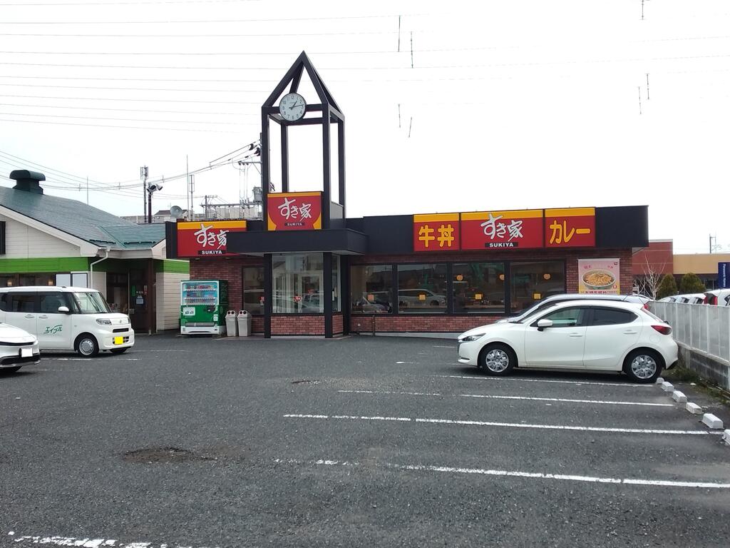 飲食店　すき家新潟近江店（飲食店）まで587m