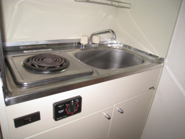 キッチン　同物件別部屋